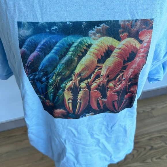 Rainbow lobster tee - Picture 2 of 2
